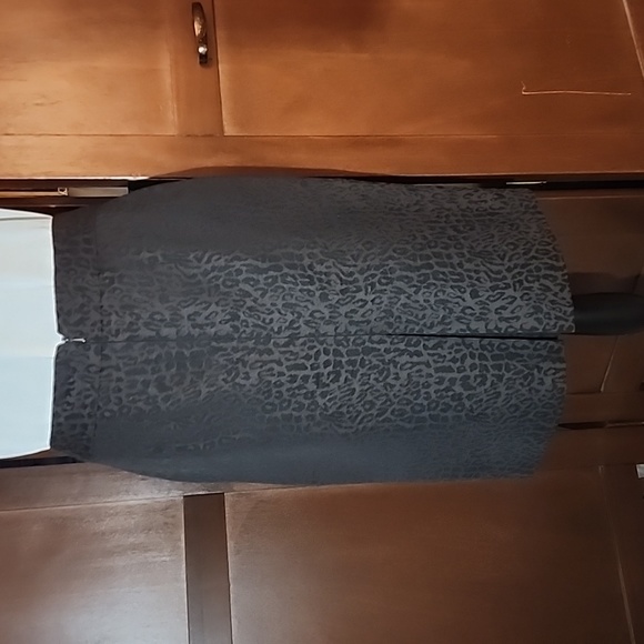 ANN TAYLOR Leopard Print Wool Blend Pencil Skirt - Size 4 - Picture 3 of 4